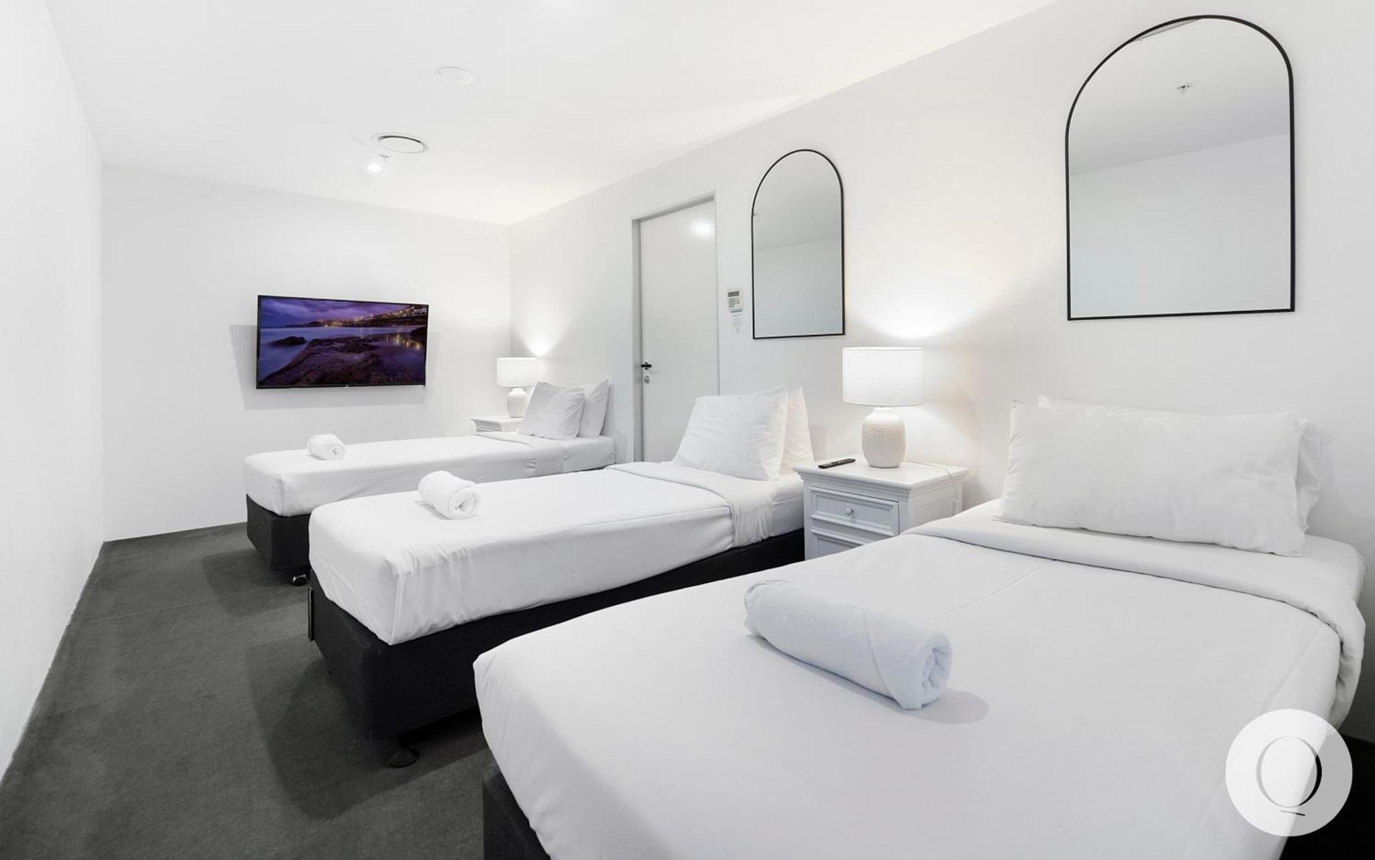 5 Bedroom Executive Sub Penthouse In The Heart Of Surfers With Full Ocean Views - Sleeps 12 - Circle On Cavill Amazing!! Gold Coast Exterior foto