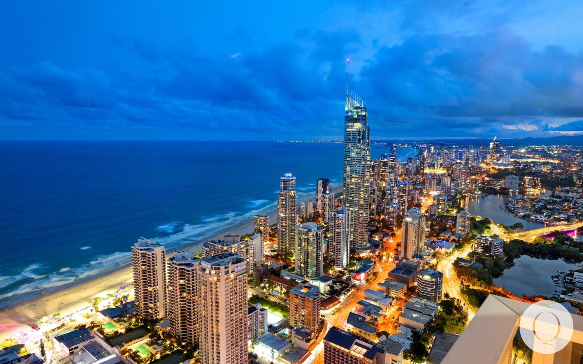 5 Bedroom Executive Sub Penthouse In The Heart Of Surfers With Full Ocean Views - Sleeps 12 - Circle On Cavill Amazing!! Gold Coast Exterior foto