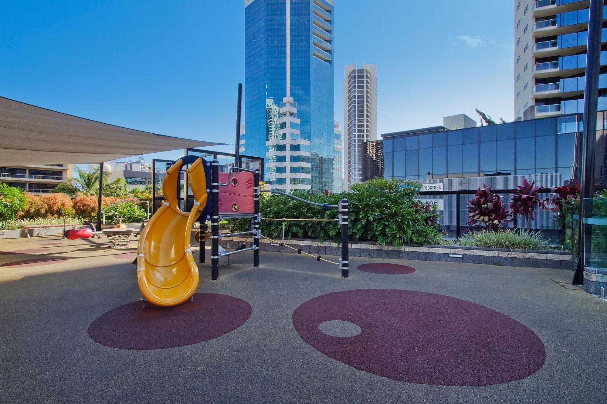 5 Bedroom Executive Sub Penthouse In The Heart Of Surfers With Full Ocean Views - Sleeps 12 - Circle On Cavill Amazing!! Gold Coast Exterior foto